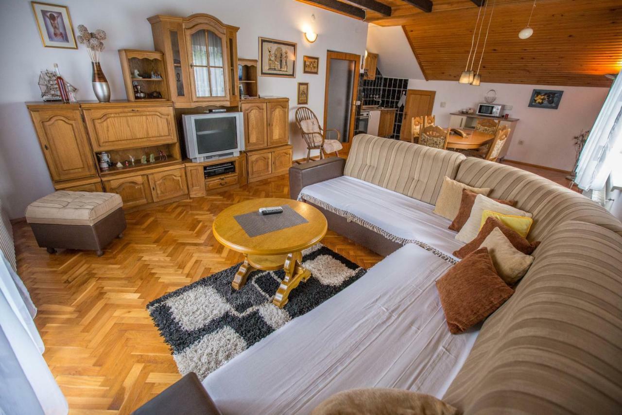 Apartman Ruzica Ogulin Esterno foto